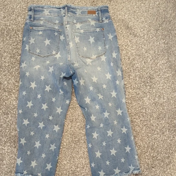 Judy Blue Starry Light Blue Cropped Jeans - Picture 3 of 3
